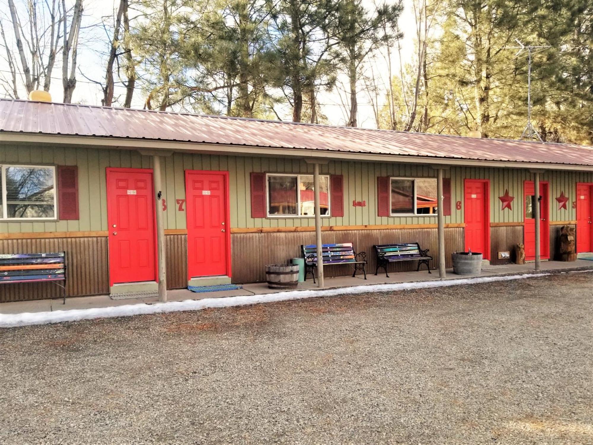 Outpost Motel On The River Dolores エクステリア 写真